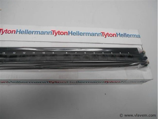 3st tytonhellermann 19"alpha-patch cat5e - afbeelding 2 van  2
