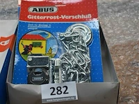 3x abus hangslot met ketting - afbeelding 1 van  3