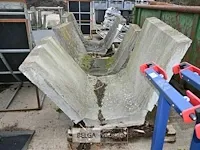 3x betonnen goot 155x105x80 - afbeelding 1 van  3