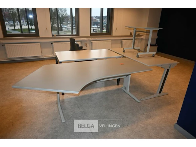 3x bureau met tafeltje en 2 stoelen - afbeelding 1 van  6