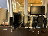 3x desktop, 4 schermen - afbeelding 1 van  4