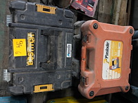 3x diverse tackers/nietjespistool - afbeelding 1 van  4