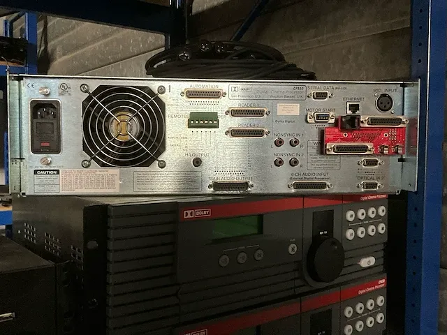 3x dolby cp650 cinema processor - afbeelding 3 van  4