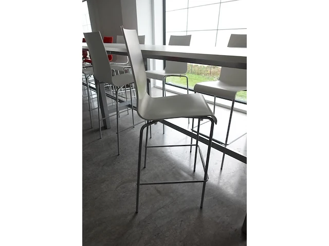 3x hoge bartafel + stoelen - afbeelding 3 van  4