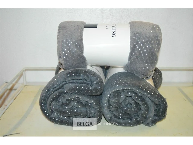 3x home syling dekentje 150x125 - afbeelding 1 van  2