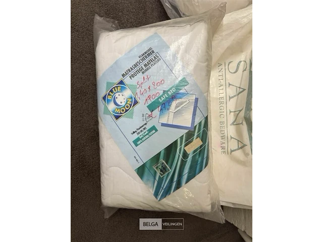 3x hoofdkussens + 2 matrasonderleggers - afbeelding 3 van  4