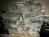 3x ijzeren computerhouders - afbeelding 1 van  4