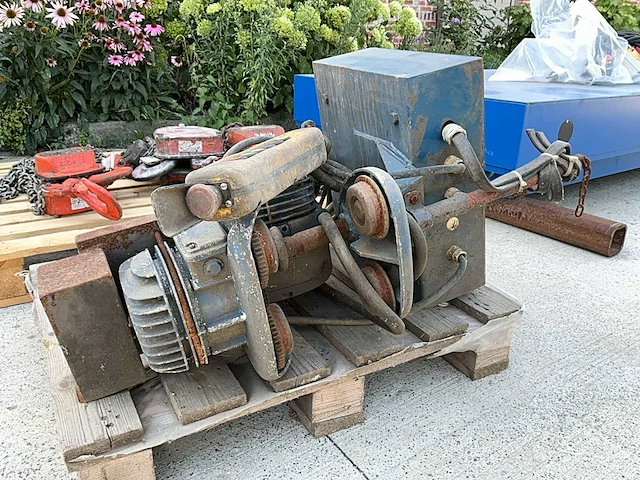 3x kettingtakels + 1 elektrische takel - afbeelding 9 van  10