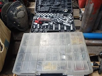 3x koffer + inhoud - afbeelding 1 van  4