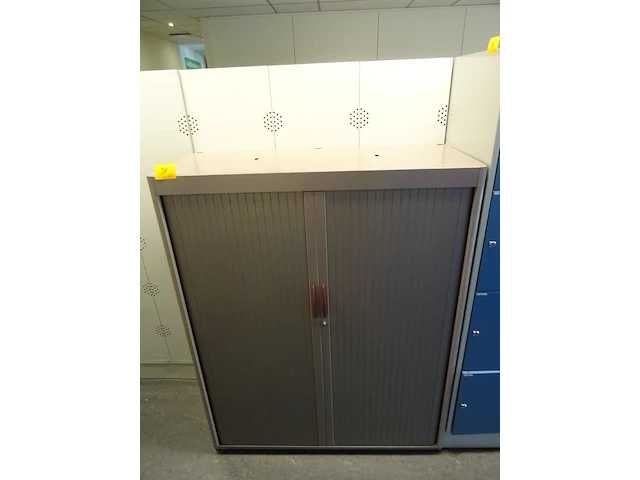 3x metalen bureaukast + kapstok - afbeelding 1 van  6