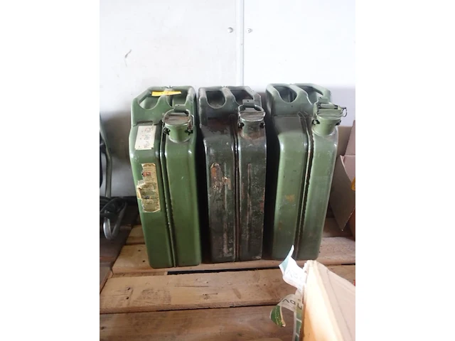 3x metalen jerrycan - afbeelding 1 van  4