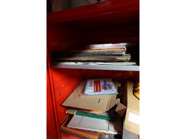 3x metalen kast + inhoud - afbeelding 5 van  17