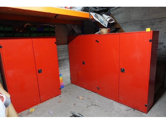 3x metalen kast + inhoud - afbeelding 1 van  17