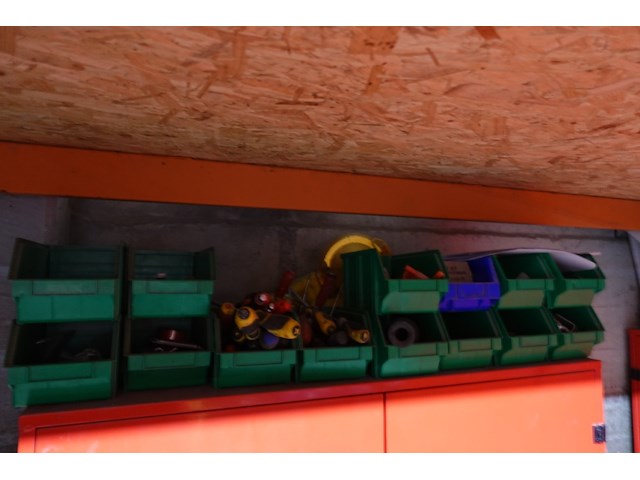 3x metalen kast + inhoud - afbeelding 12 van  17