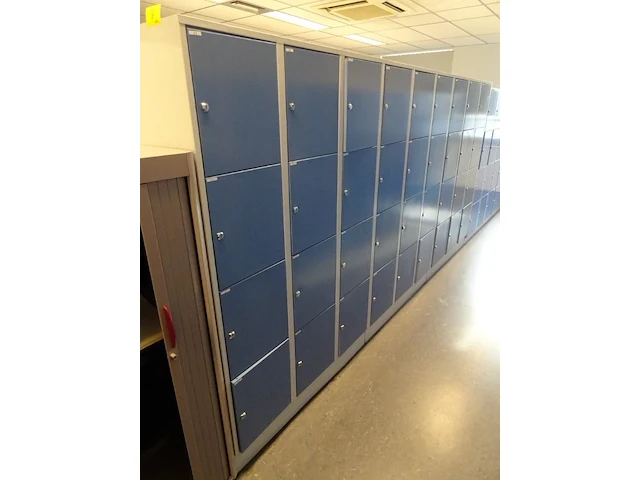 3x metalen locker - afbeelding 1 van  2