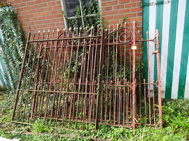 3x metalen poort - afbeelding 1 van  4