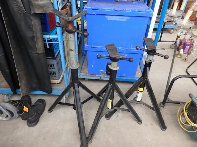3x metalen steun - afbeelding 1 van  2