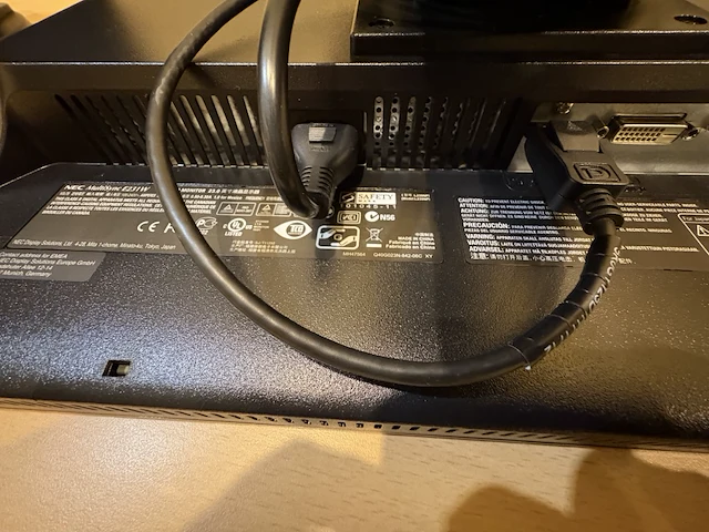 3x monitor 23" nec - afbeelding 3 van  5