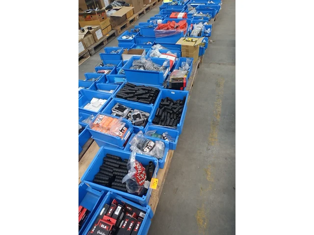 3x pallet diverse fiets onderdelen - afbeelding 1 van  16