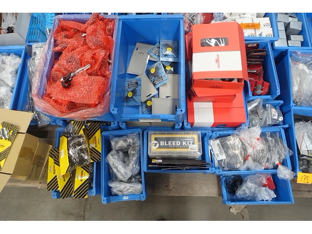 3x pallet diverse fiets onderdelen - afbeelding 12 van  16
