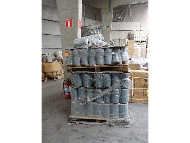3x pallet diverse garen - afbeelding 1 van  11