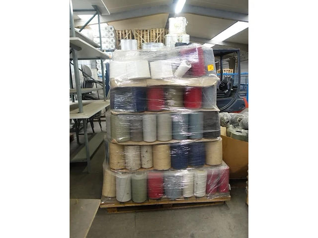 3x pallet diverse garen - afbeelding 1 van  10