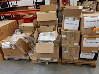 3x pallet diverse onderdelen voor laadpalen - afbeelding 1 van  10