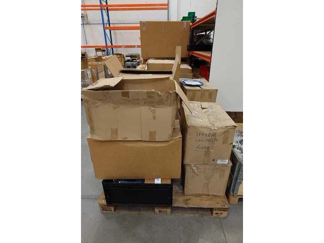 3x pallet diverse onderdelen voor laadpalen - afbeelding 3 van  10