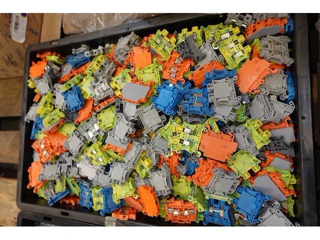 3x pallet diverse zekeringen - afbeelding 16 van  19