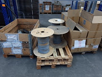 3x pallet elektrische kabels