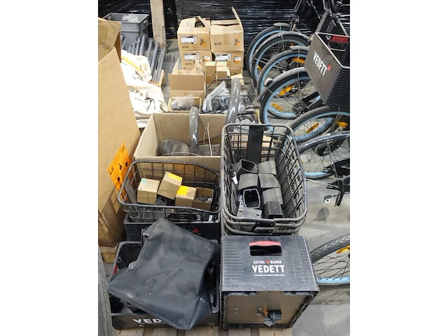 3x pallet reserveonderdelen - afbeelding 1 van  5
