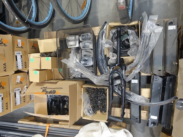 3x pallet reserveonderdelen - afbeelding 3 van  5