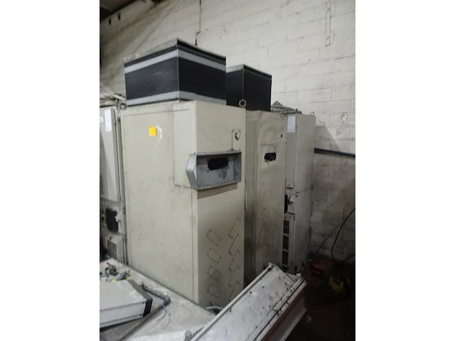 3x robot abb with contoller and cabinet - afbeelding 5 van  9