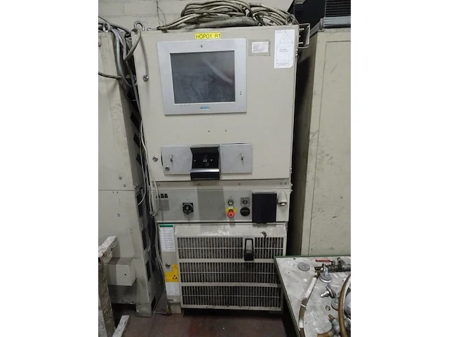 3x robot abb with contoller and cabinet - afbeelding 7 van  9