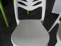 3x stapelbare outdoor kunststof stoel - afbeelding 2 van  4