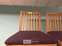 3x stoelen met stoffen zit