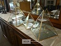 3x vitrine pyramide diverse afmetingen