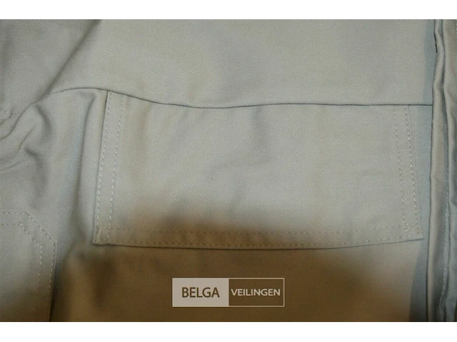 3x werkbroek beige maat 60, 1x werkbroek groen maat 62 - afbeelding 2 van  2