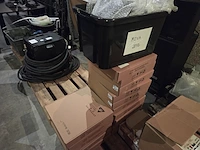 4 alu frames met groot lot led schermen - afbeelding 11 van  17