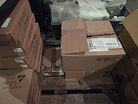 4 alu frames met groot lot led schermen - afbeelding 12 van  17