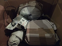 4 alu frames met groot lot led schermen - afbeelding 13 van  17