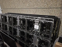 4 alu frames met groot lot led schermen - afbeelding 1 van  17