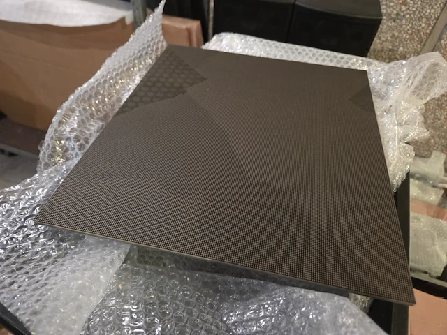 4 alu frames met groot lot led schermen - afbeelding 7 van  17