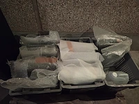 4 alu frames met groot lot led schermen - afbeelding 9 van  17