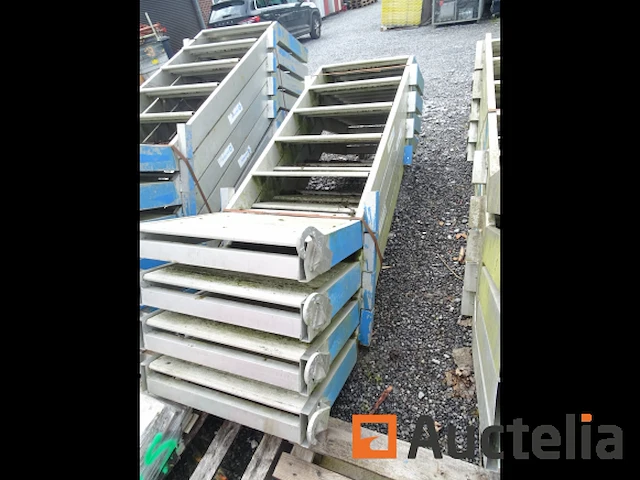 4 aluminium trappen voor doka steiger - afbeelding 3 van  7