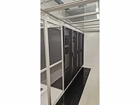 4 apc netshelter sx gen 2 racks – 48u netwerkopslag - afbeelding 6 van  11