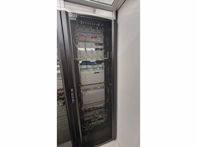 4 apc netshelter sx gen 2 racks – 48u netwerkopslag - afbeelding 7 van  11