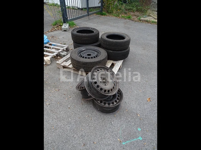 4 banden, 3 velgen, velgband - afbeelding 1 van  11
