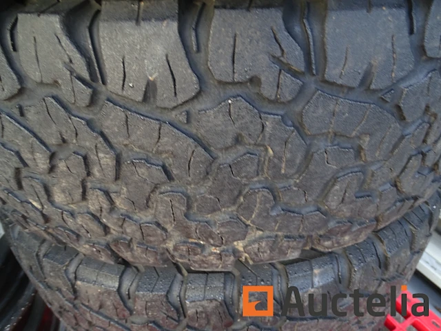 4 banden bf goodrich lt245/70r16 - afbeelding 1 van  8