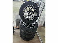 4 banden michelin met 17 inch velgen - afbeelding 3 van  13